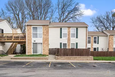 1976 Kenilworth Circle #E, Hoffman Estates, IL 60169 - Photo 1