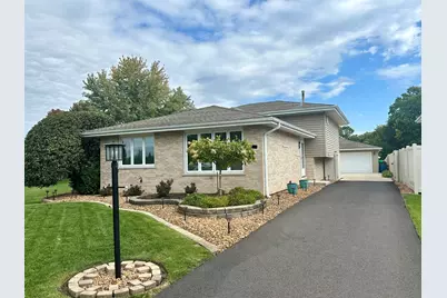 14221 Kilbourne Avenue, Crestwood, IL 60418 - Photo 1