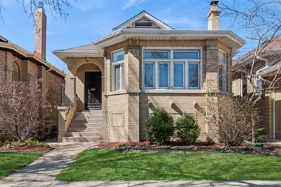7446 N Rockwell Street, Chicago, IL 60645 - Photo 1