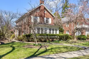 921 Fair Oaks Ave, Oak Park, IL 60302 - Photo 1