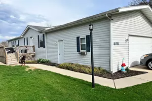408 E Wood Ln, Belvidere, IL 61008 - Photo 1
