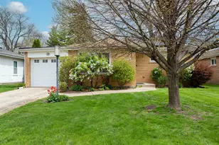 3 S School St, Mount Prospect, IL 60056 - Photo 1