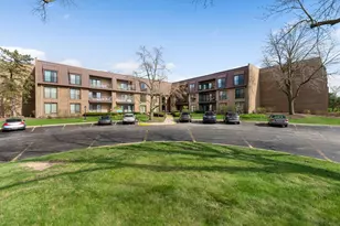 2 The Ct Of Harborside Ct, Northbrook, IL 60062 - Photo 1