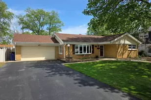 11607 S Nagle Ave, Worth, IL 60482 - Photo 1