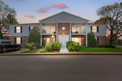 987 Golf Course Road #8, Crystal Lake, IL 60014 - Photo 1