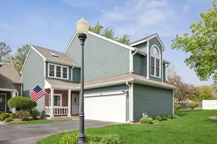 118 S Atherton Ct, Bloomingdale, IL 60108 - Photo 1