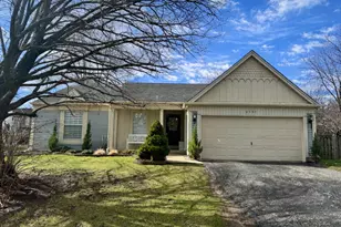 2131 Cumberland Pkwy, Algonquin, IL 60102 - Photo 1