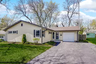 326 Delcy Dr, Dekalb, IL 60115 - Photo 1