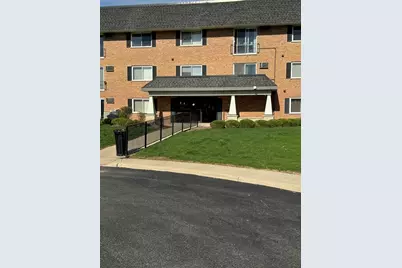 580 Lawrence Avenue #113, Roselle, IL 60172 - Photo 1