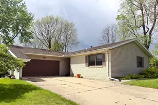 2717 Cherie Ln, Ottawa, IL 61350 - Photo 1