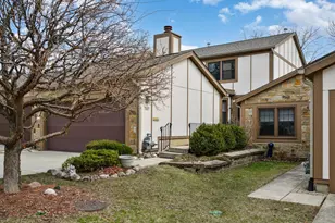 1327 Shagbark Ln, Wheaton, IL 60187 - Photo 1