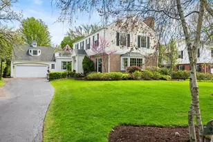 910 Chippewa Ln, Wilmette, IL 60091 - Photo 1