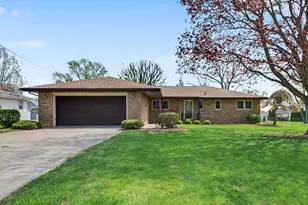 615 N Hartwell St, Gilman, IL 60938 - Photo 1