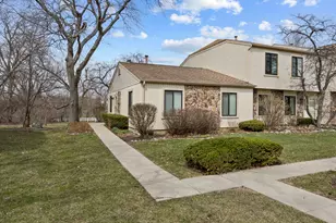 1634 Vermont Dr, Elk Grove Village, IL 60007 - Photo 1