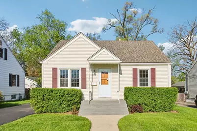 158 N Garfield Avenue, Mundelein, IL 60060 - Photo 1
