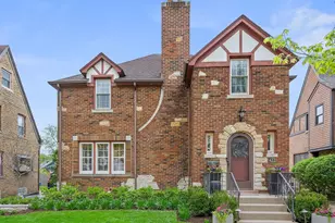 422 S Prospect Ave, Elmhurst, IL 60126 - Photo 1