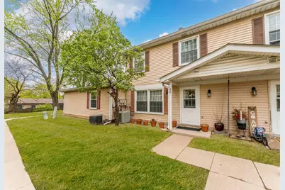32 Wildwood Lane G, Bolingbrook, IL 60440 - Photo 1
