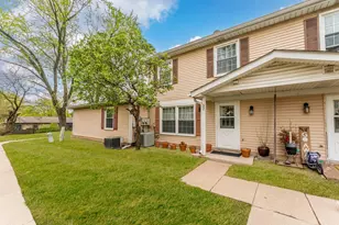 32 Wildwood Ln G, Bolingbrook, IL 60440 - Photo 1