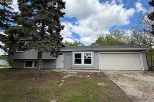200 Lee Ln, Bolingbrook, IL 60440 - Photo 1