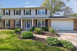 88 Devonshire Cir, Elgin, IL 60123 - Photo 1