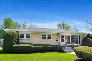 4256 Golf Rd, Skokie, IL 60076 - Photo 1
