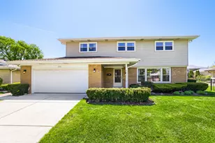 1111 W Ash Dr, Mount Prospect, IL 60056 - Photo 1