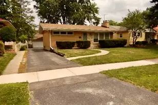 223 S Lincoln St, Westmont, IL 60559 - Photo 1