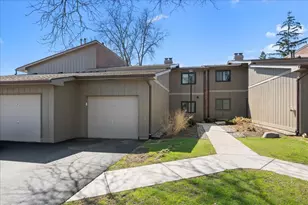 29W431 Emerald Green Dr, Warrenville, IL 60555 - Photo 1