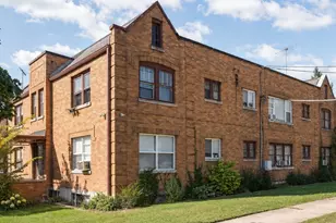 224 Jefferson Ave, Elgin, IL 60120 - Photo 1