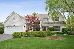 755 Warwick Ct, Lake Zurich, IL 60047 - Photo 1