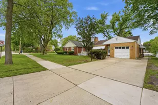 306 W Lonnquist Blvd, Mount Prospect, IL 60056 - Photo 1