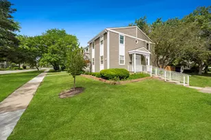 1914 Flintshire Dr, Schaumburg, IL 60194 - Photo 1