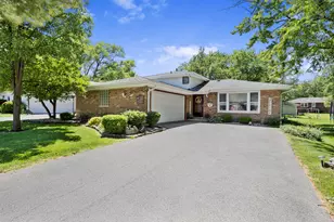 19200 S Champlain Ave, Glenwood, IL 60425 - Photo 1