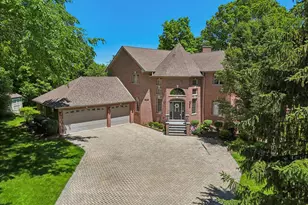 1551 Thorneberry Ct, Libertyville, IL 60048 - Photo 1