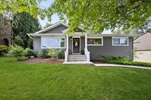 125 58th Pl, Clarendon Hills, IL 60514 - Photo 1