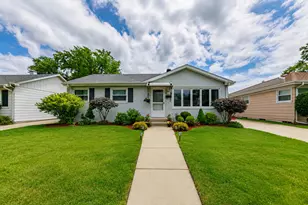 8737 S 51st Ave, Oak Lawn, IL 60453 - Photo 1