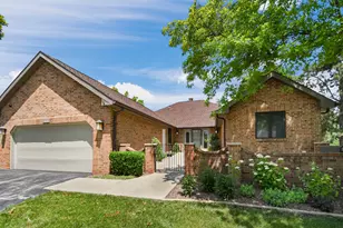 7826 W Golf Dr, Palos Heights, IL 60463 - Photo 1