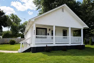 202 Gladiolus St, Momence, IL 60954 - Photo 1