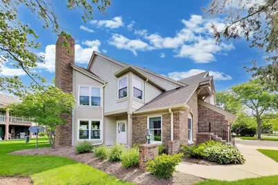 40 Willow Parkway #0, Buffalo Grove, IL 60089 - Photo 1