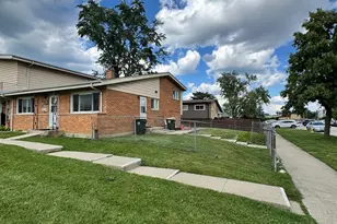 7030 W Carol Ave, Niles, IL 60714 - Photo 1