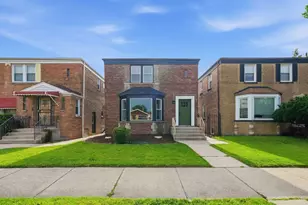 10516 S King Dr, Chicago, IL 60628 - Photo 1