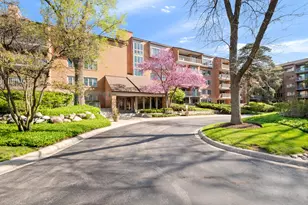 22 Park Ln, Park Ridge, IL 60068 - Photo 1