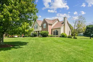 175 Clover Hill Ln, North Barrington, IL 60010 - Photo 1