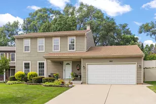 882 Aspen Dr, Lombard, IL 60148 - Photo 1