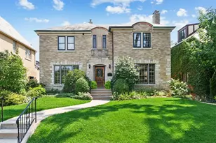 1204 Fair Oaks Ave, Oak Park, IL 60302 - Photo 1