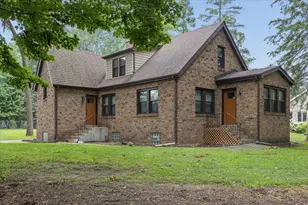 9048 Maple Ave, Burr Ridge, IL 60527 - Photo 1