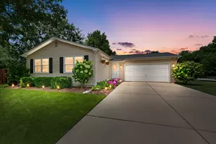 517 Cherrywood Dr, North Aurora, IL 60542 - Photo 1