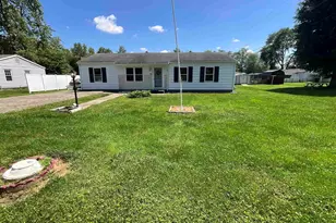 1205 W Bennett St, Salem, IL 62881 - Photo 1