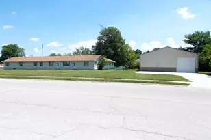 110 Delmar Ave, Salem, IL 62881 - Photo 1