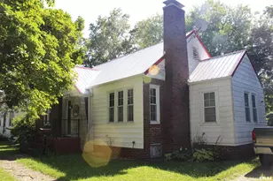 303 N Indiana Ave, Salem, IL 62881 - Photo 1